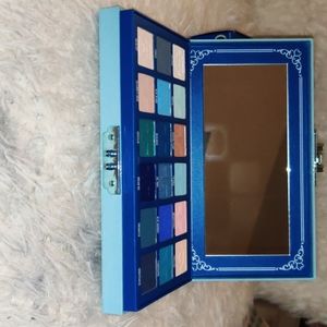 Jeffree Star Brand New in Box Blue Blood Pallet